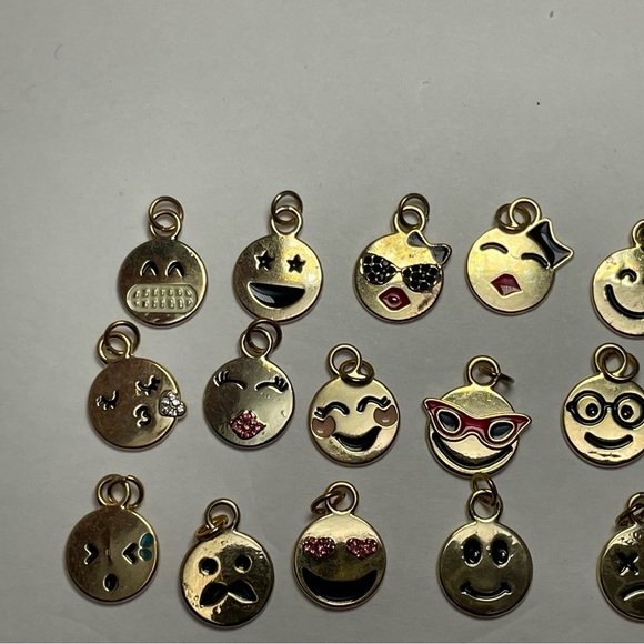 19 Emoji Gold Tone Charms - Picture 2 of 7
